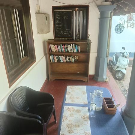 Bed and Breakfast Perch Next Door Kannur Esterno foto