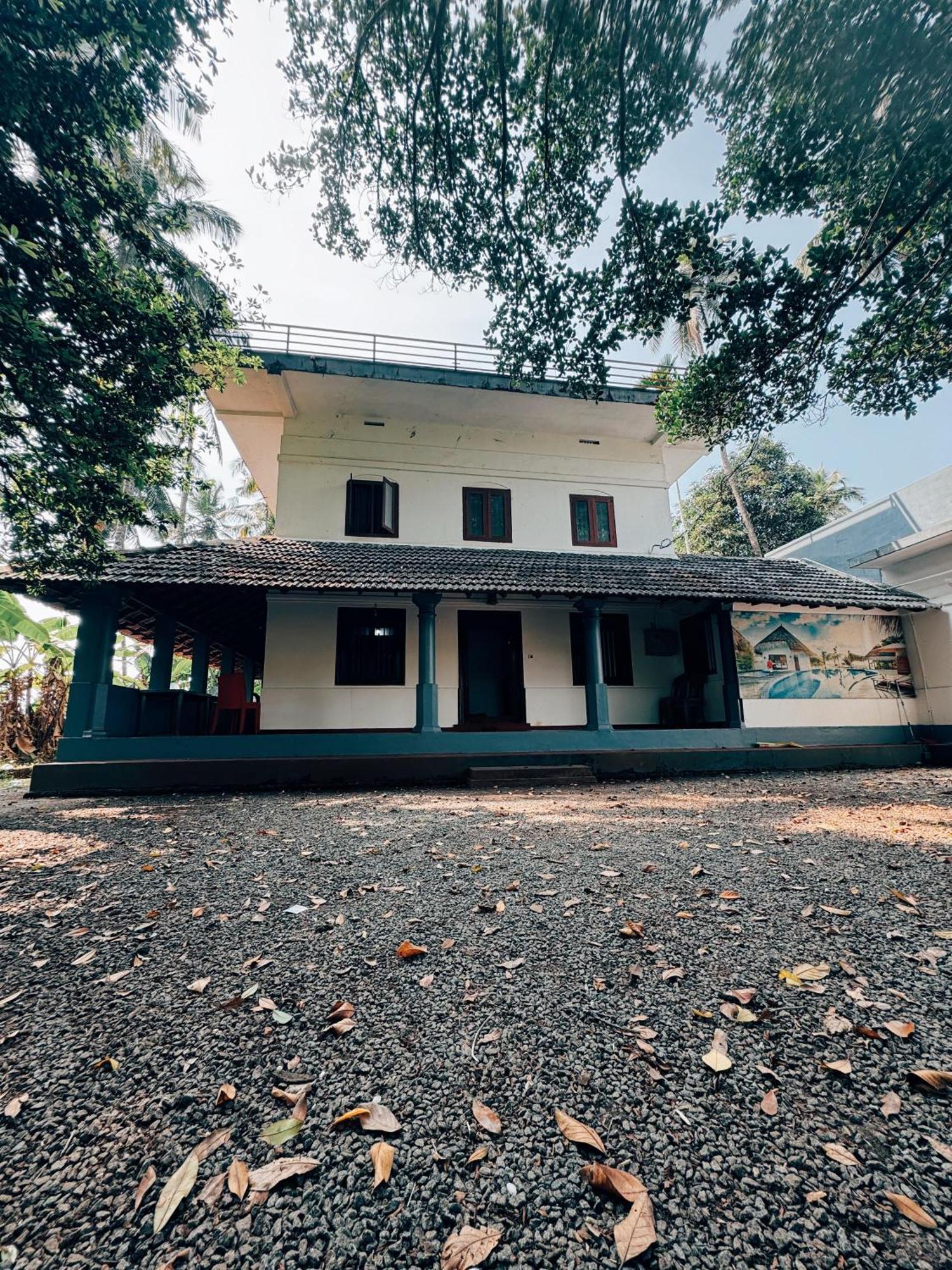 Bed and Breakfast Perch Next Door Kannur Esterno foto