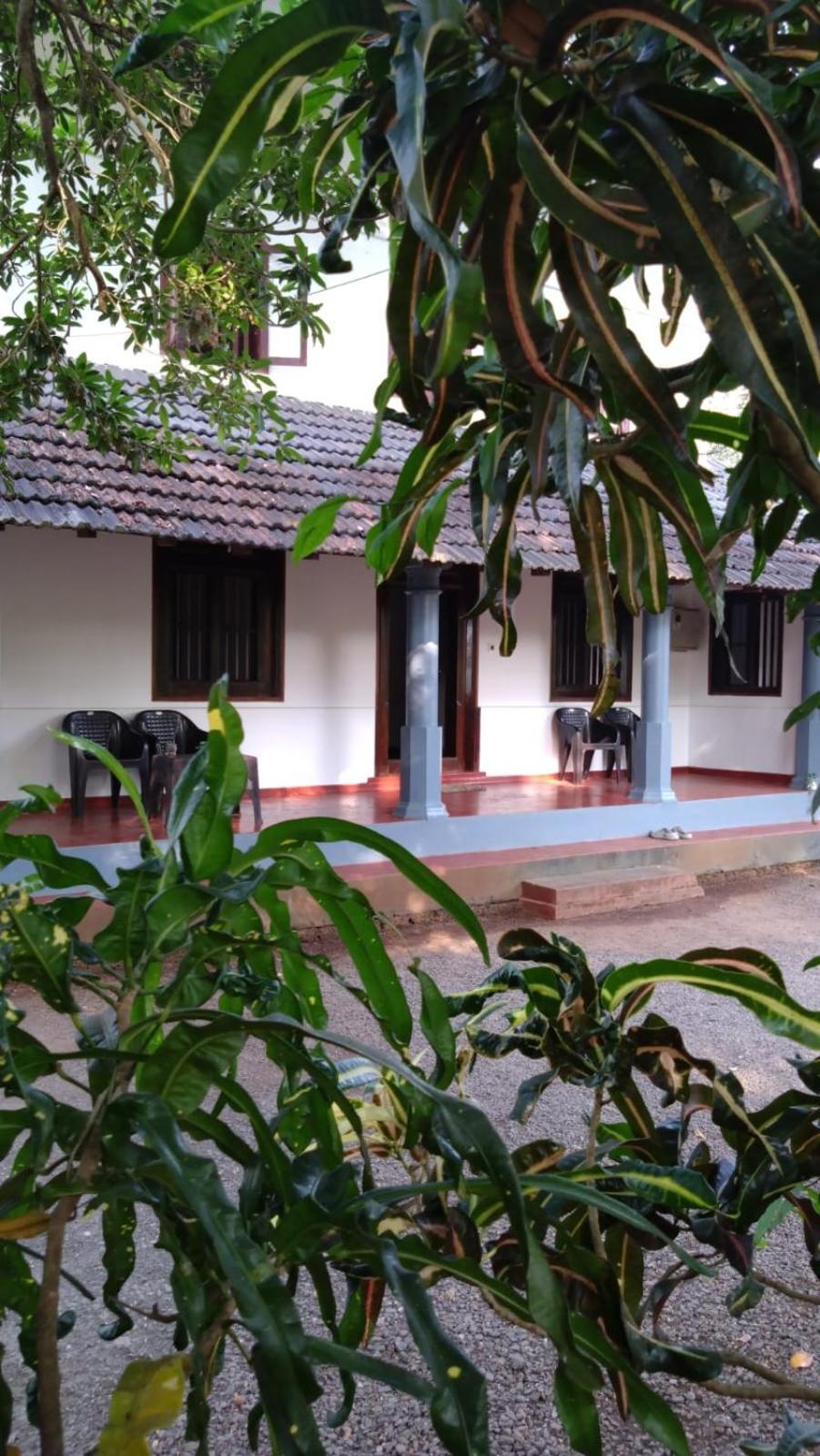 Bed and Breakfast Perch Next Door Kannur Esterno foto
